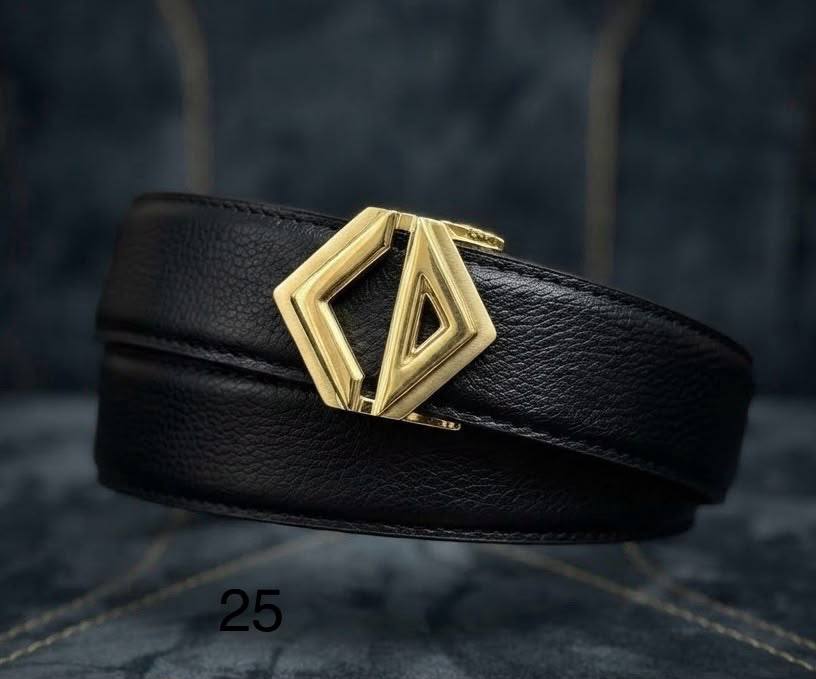 Mixed belts

70 dhs🇦🇪🇦🇪

Zain182
♥️♥️♥️