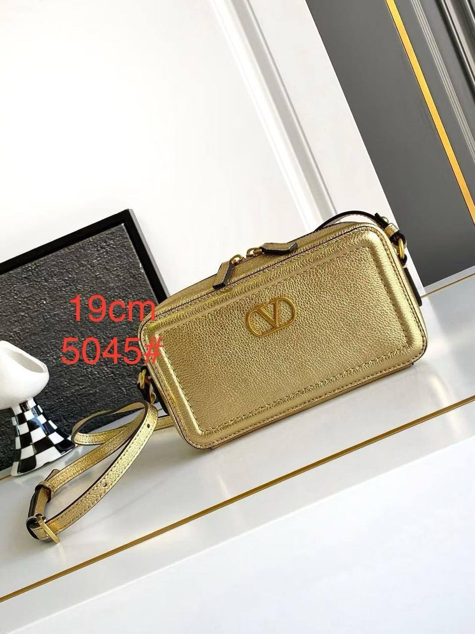 Valentino 
Master
240 dhs✅

Zain153
♥️♥️♥️