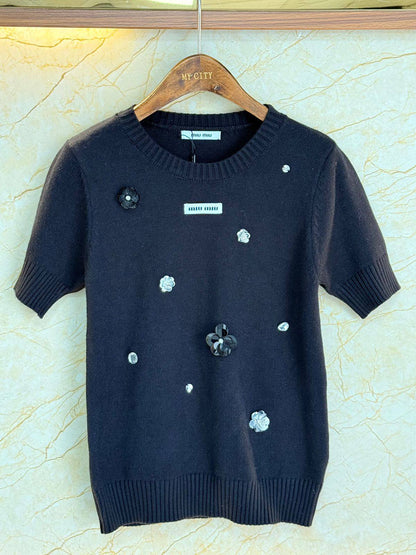 MIU MIU
Women’s Tshirt
Master Quality 
SML
280 dhs💚

Zain276
♥️♥️♥️