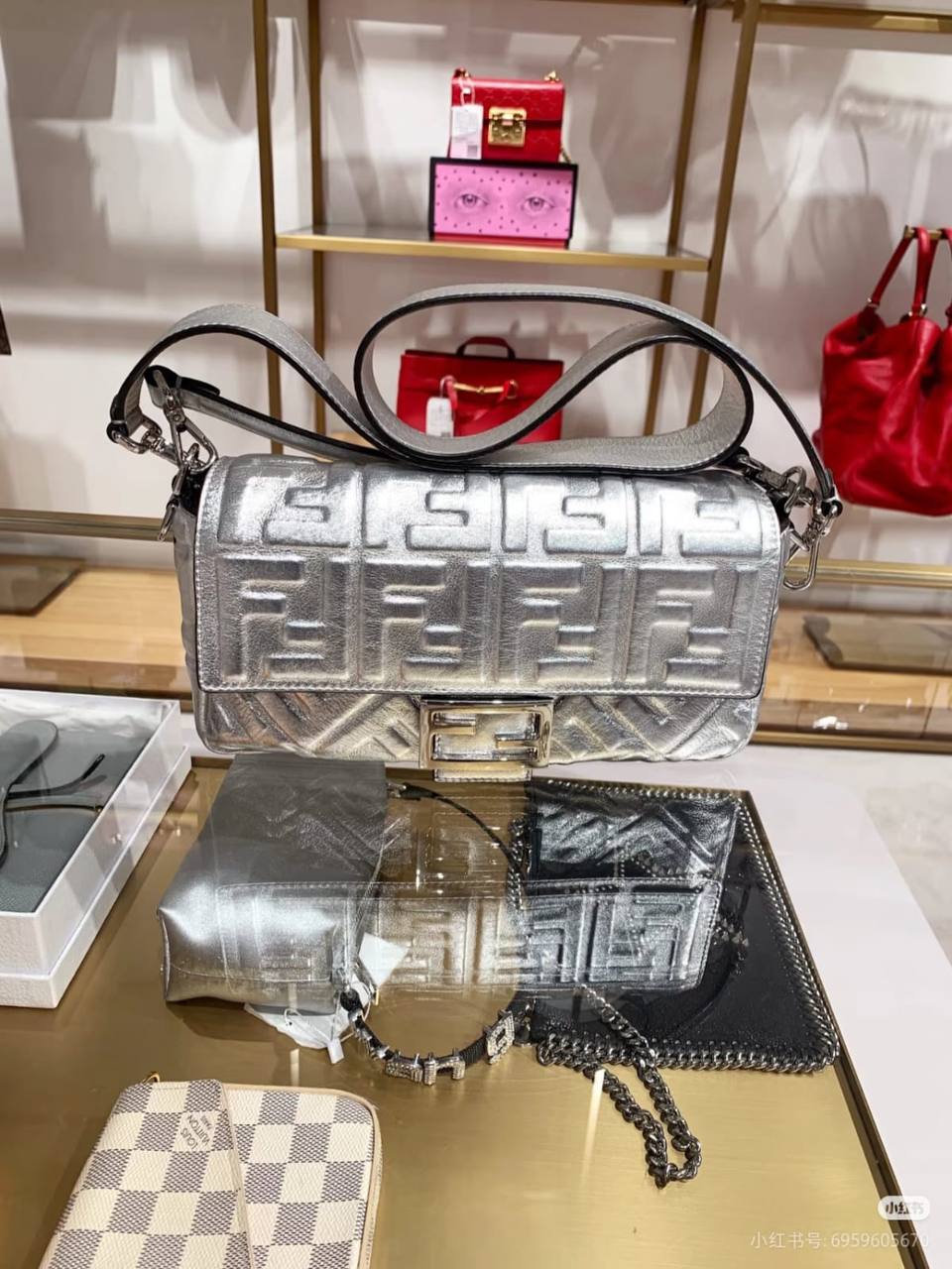 Fendi Master++++
250 dhs🪙🌨️

Zain10
♥️♥️♥️