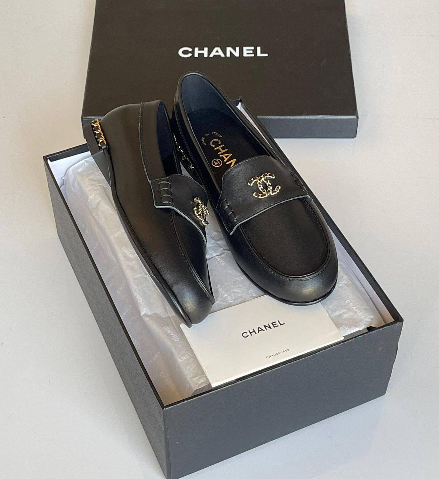 CHANEL 
SuperMaster Quality 💯
450 dhs🗽
Size: 36-41💥

Zain171