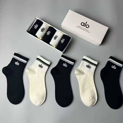 NEW CAME 
alo SOCKS 
30 dhs❤️

Zain40
♥️♥️♥️