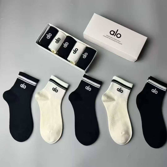 NEW CAME 
alo SOCKS 
30 dhs❤️

Zain40
♥️♥️♥️