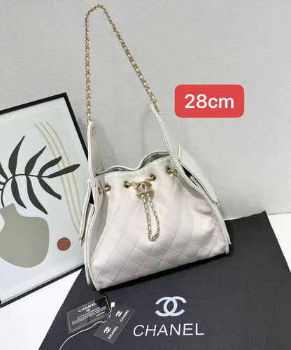 Chanel
28cm - 110 dhs✅
25cm- 110 dhs✅ 
20cm - with box 110 dhs✅ 🎊🎁

Zain168
♥️♥️♥️