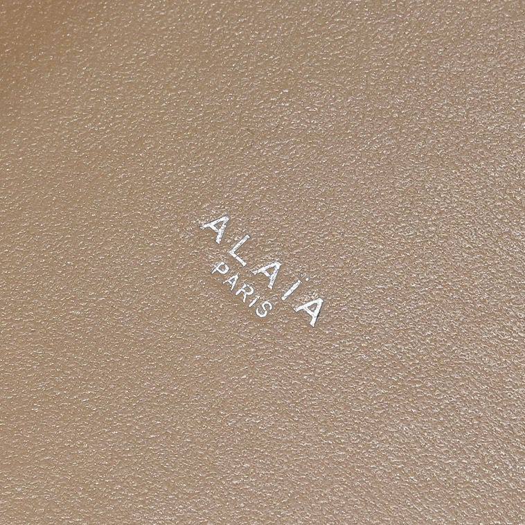 ALAIA 
NEW CAME 
GOOD QUALITY 
100 dhs🇦🇪

Zain39
♥️♥️♥️