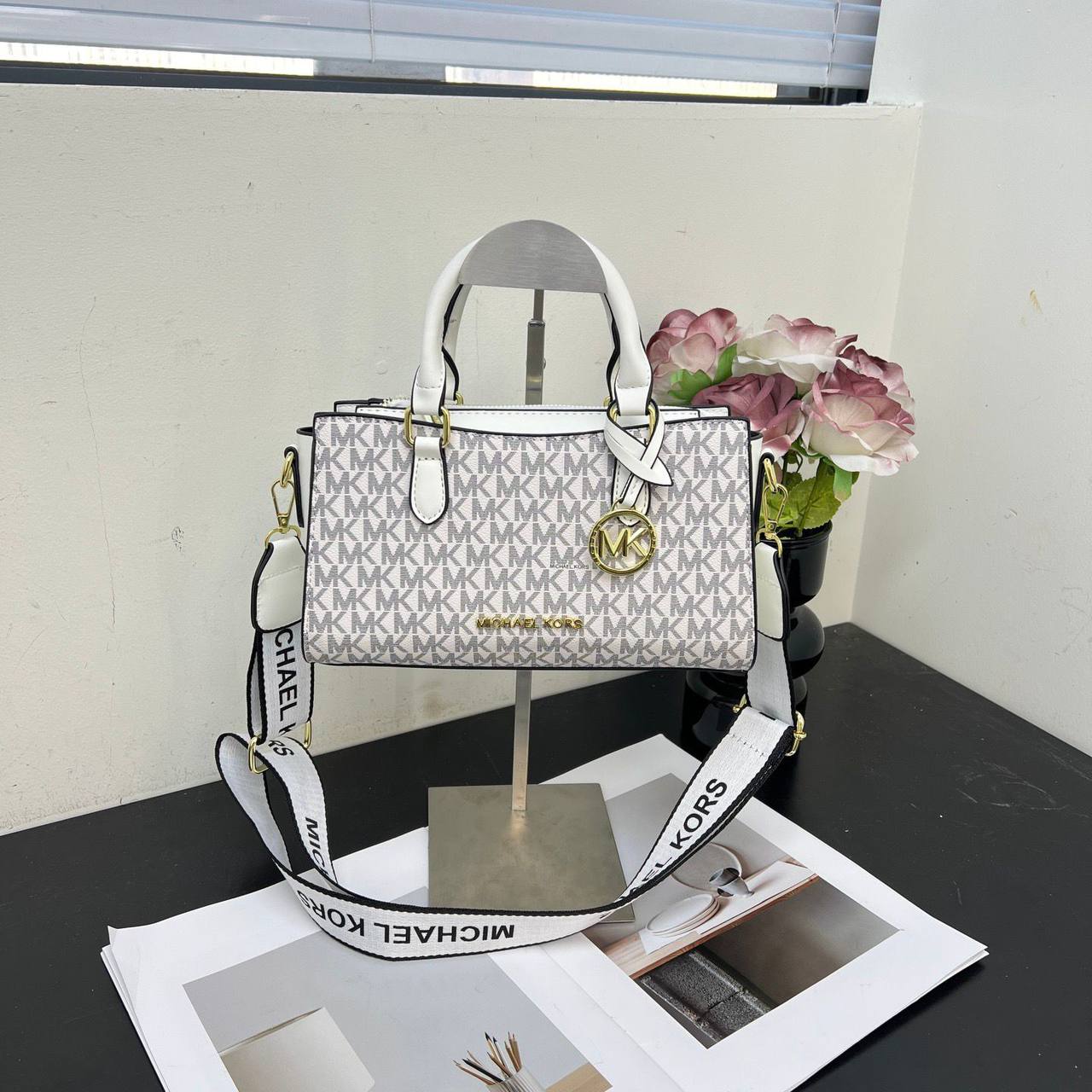 MK
ᴛᴏᴅ ʜᴀɴᴅʟᴇ ʙᴀɢ
ᴡɪᴛʜ ʟᴏɴɢ ʙᴇʟᴛ sᴛʀᴀᴘ
sɪᴢᴇ : 25.5 cm

70 dhs✅

Zain31
♥️♥️♥️
