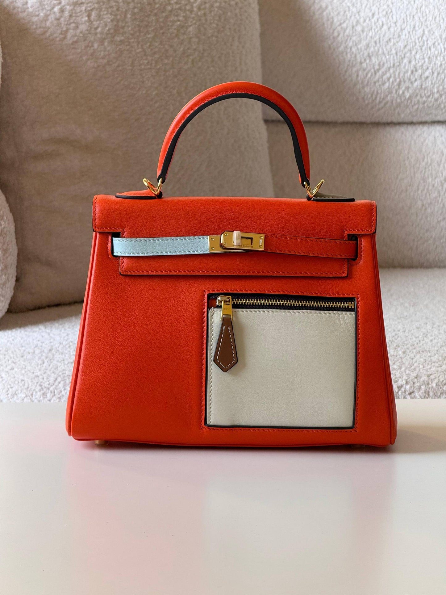 Hermes 


kelly 25cm💕master quality😍

with box❤️

580 dhs❤️💚❤️

Zain52
♥️♥️♥️