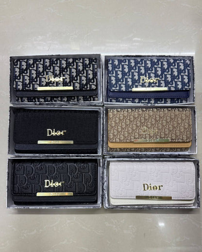 Dior

Long wallet 

With box 
40 dhs🇦🇪🇦🇪

Zain50
♥️♥️♥️