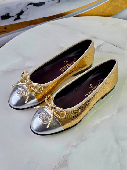 Chanel
Super *AAA* *+* Quality 💯 
With original packing🎁🎁
SIZE:36and42
450 dhs🇦🇪🇦🇪

Zain309
♥️♥️♥️