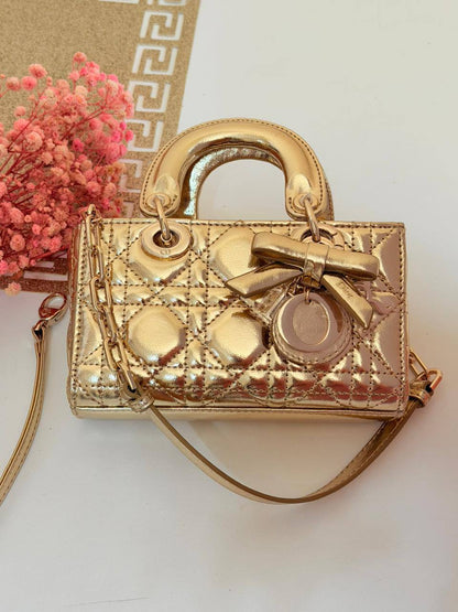 Dior
Master🌺🌺
290 dhs💓

Zain141
♥️♥️♥️