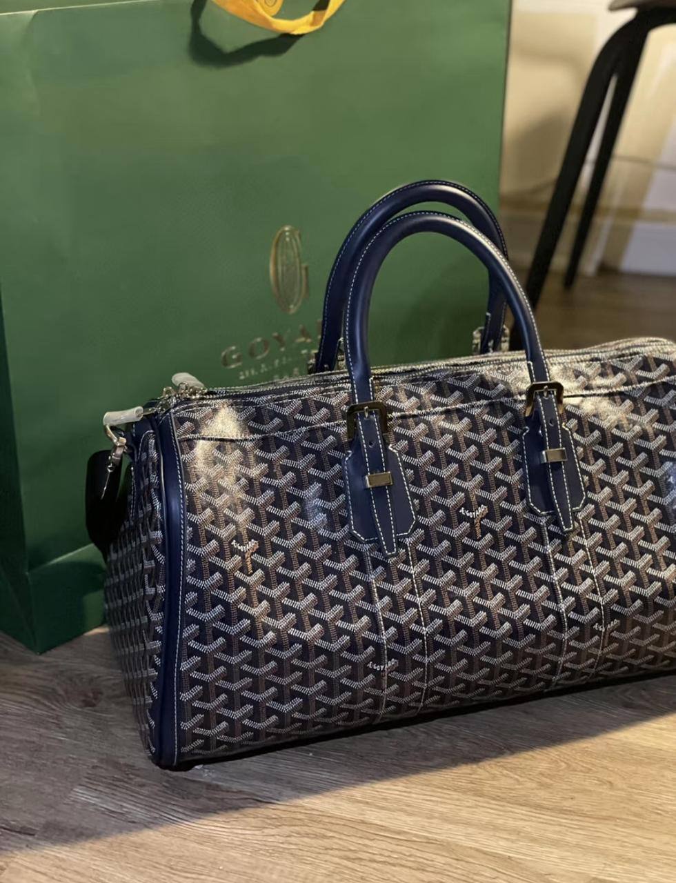 Goyard Travel Bags
95 dhs🪙🌨️
Good quality

Zain35
♥️♥️♥️