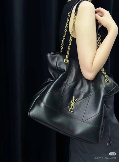 YSL
Master 
330 dhs❤️

Zain10
♥️♥️♥️