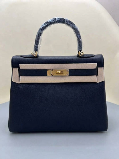 Hermes Kelly 

28CM

Super master quality 
Available ✨💕💕

With full packing 📦🎀

For Price 👇 WhatsApp✅
0568585901 
0507557372
0552275751 Owner Zain 👌

Zain252
♥️♥️♥️