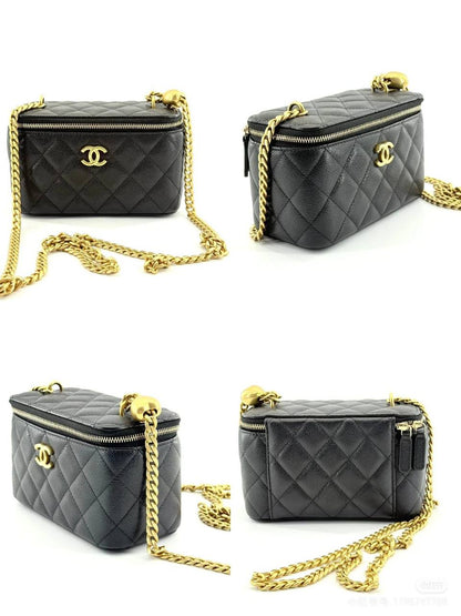 Chanel Makeup Style

95 dhs🪙💕
small size:12*11*7.5

100 dhs🪙💕
big size：17.5*8.5*11

with box
🎁🎁🎁
Very good quality

Zain07
♥️♥️♥️