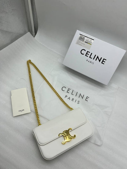 CELINE

Best quality 

with box 

105 dhs🇦🇪🇦🇪

size21 CM
Zain290
♥️♥️♥️