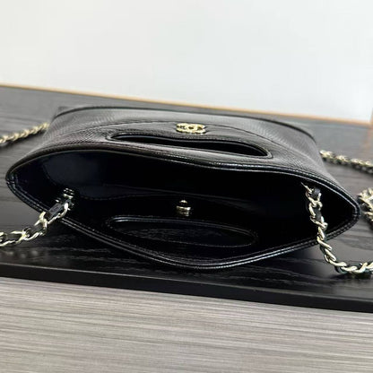 Chanel 31 Metiers D’art✅*
*Size 20 cm*
For Price 👇 WhatsApp✅
0568585901 
0507557372
0552275751 Owner Zain 👌

Zain274
♥️♥️♥️