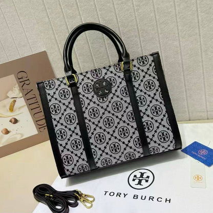 TORY BURCH 
GOOD QUALITY 
100 dhs🇦🇪🇦🇪
Size:30cm

Zain295
♥️♥️♥️