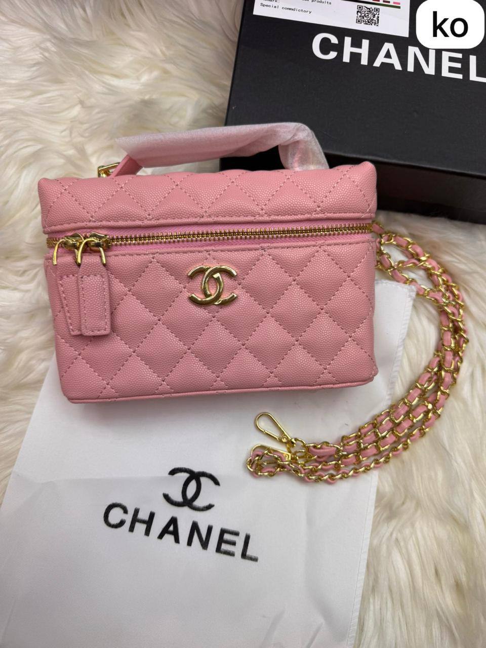 Chanel LP 

Size :  19 * 13  cm

80 dhs🪙💕

with box 🎁

Zain115
♥️♥️♥️