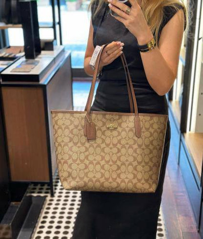 Coach 
Master
25cm 
195 dhs🪙🌨️

Zain248
♥️♥️♥️