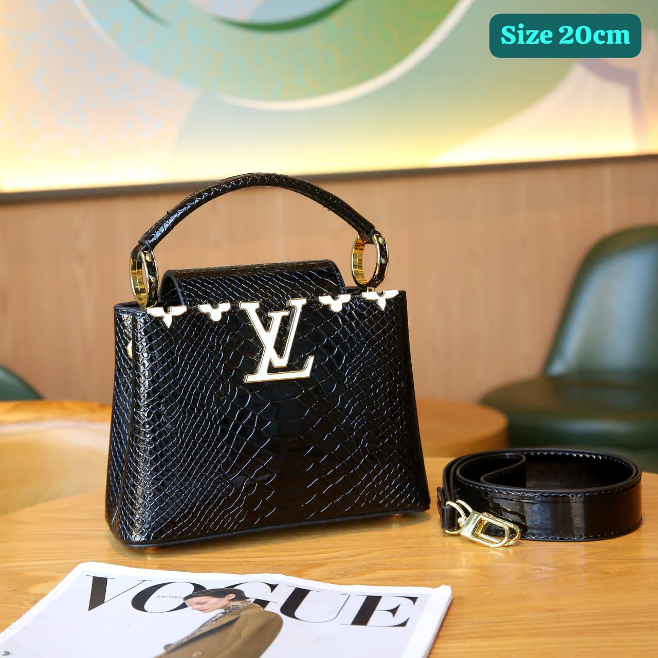 LV
Good quality 
with box 
🎁🎁🎁

120 dhs✅

Zain186
♥️♥️♥️