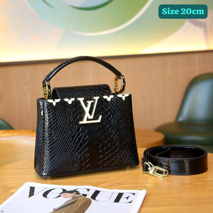 LV
Good quality 
with box 
🎁🎁🎁

120 dhs✅

Zain186
♥️♥️♥️