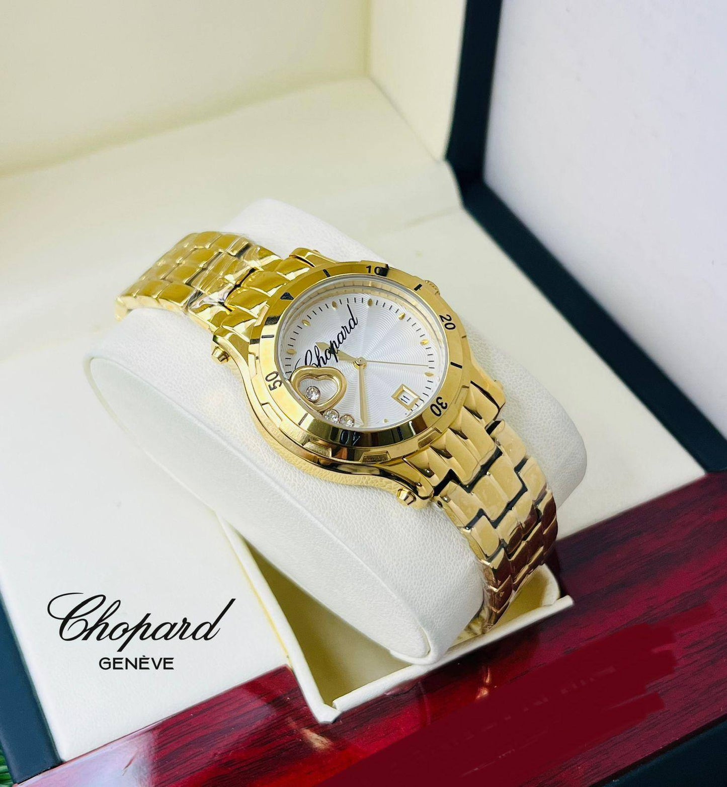 Chopard Ladies
*Good Quality*
270 dhs🗽
*Battery*

Zain29
♥️♥️♥️