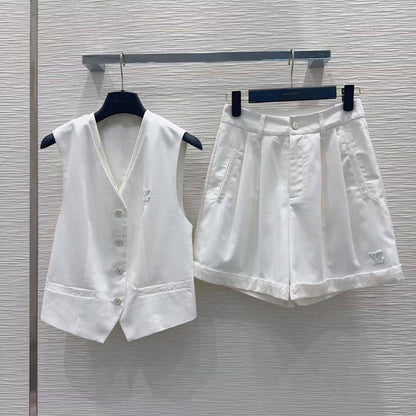 *New collections*                                                
LV
*Super Master quality*
*Sizes: S M L* 
400 dhs💓

Zain308
♥️♥️♥️♥️