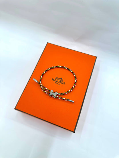 Hermes💫 

Hand band 

20 dhs🇦🇪🇦🇪

With black box 🎁

Zain263
♥️♥️♥️