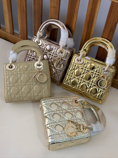 DIOR 
Super Master Quality 
Original Packing 
17cm

For Price 👇 WhatsApp✅
0568585901 
0507557372
0552275751 Owner Zain 👌

Zain321
♥️♥️♥️