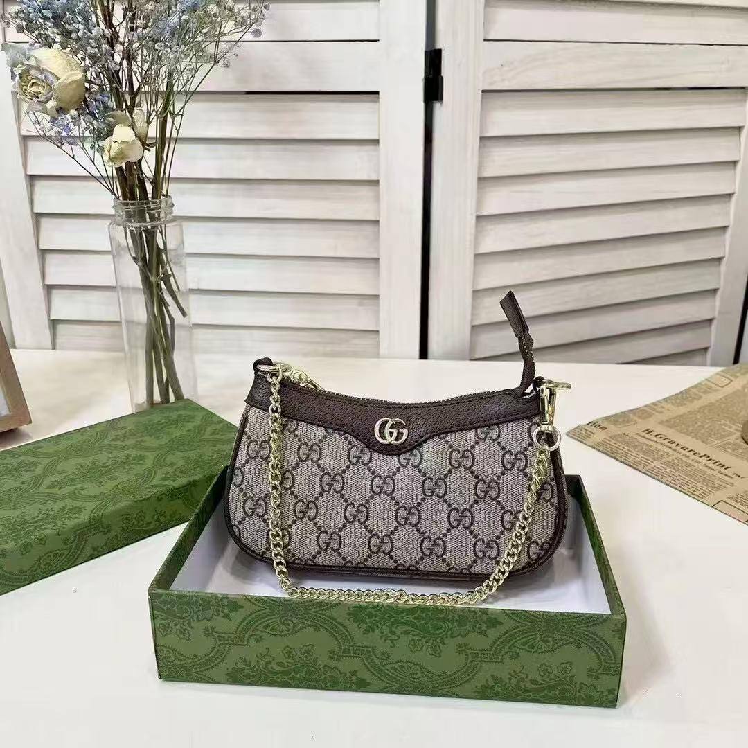 Gucci Ophidia mini
Size : 17 * 9 * 4 cm
85 dhs🪙🖤
with box🎁

Zain115
♥️♥️♥️