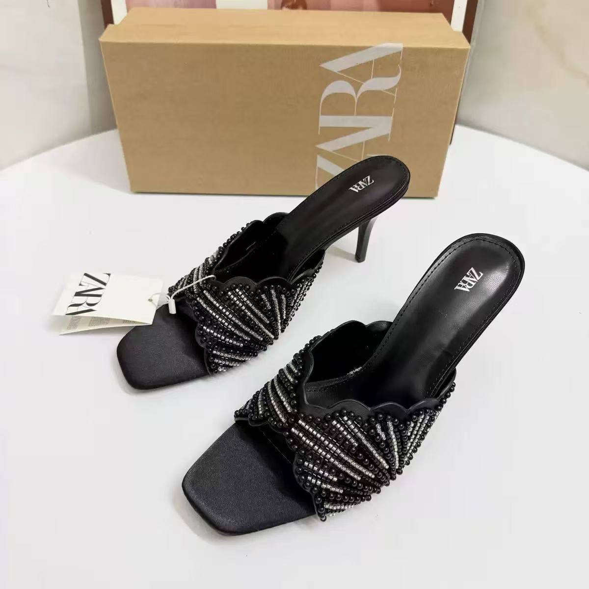ZARA
size 36-41
100 dhs🇦🇪🇦🇪
Please ask for real Video 👌👌

Zain40
♥️♥️♥️