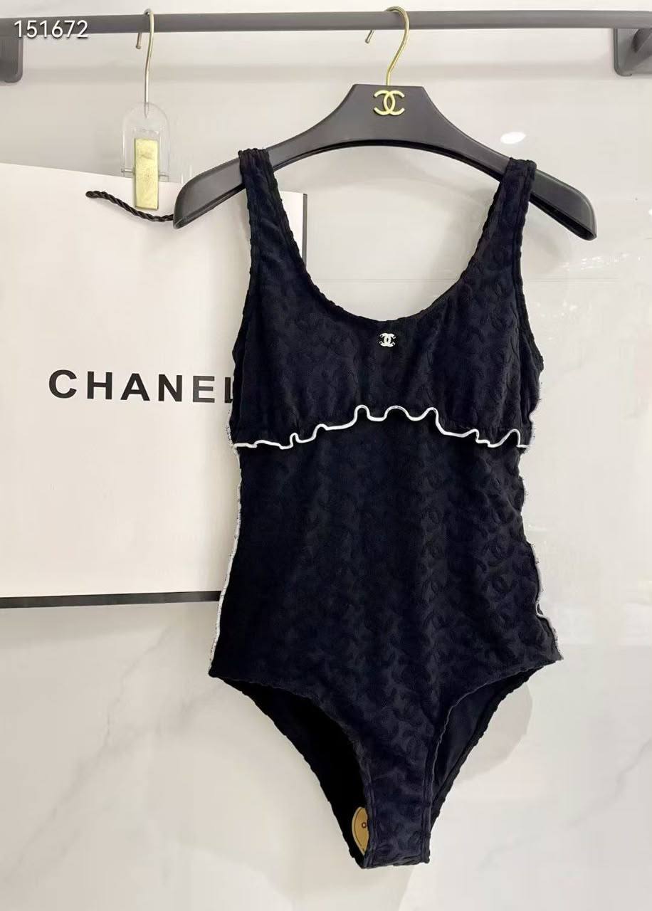 CHANEL
Women’s Swimsuit
Master Quality 
SMLXL
280 dhs✅

Zain276
♥️♥️♥️