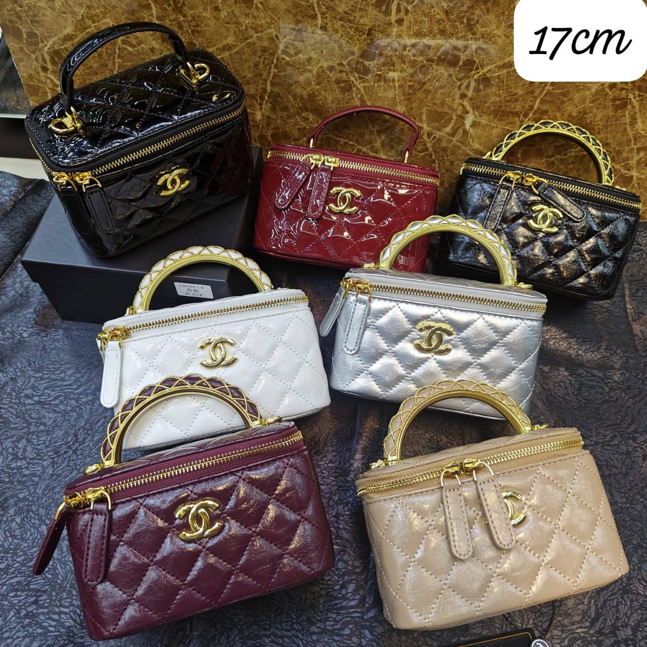 Chanel
95 dhs🪙💕

with box 
🎁🎁🎁

Zain235
♥️♥️♥️