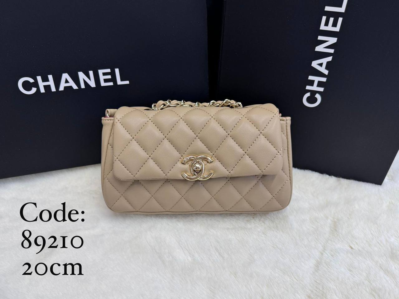 ᴄʜᴀɴᴇʟ ss20 ғʟᴀᴘ
ɢᴏʟᴅ ʜᴀʀᴅᴡᴀʀᴇ 

ᴡɪᴛʜʙᴏx
🎁🎁🎁

ϙᴜᴀʟɪᴛʏ:ʟᴀᴍʙsᴋɪɴ
90 dhs🪙🌨️

Zain56
♥️♥️♥️