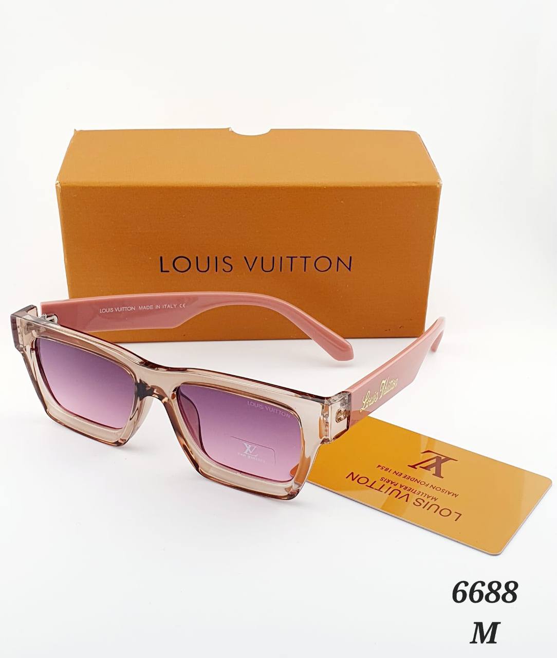 LV Sunglasses
65 dhs✅

with box
🎁🎁🎁

Zain182
♥️♥️♥️
