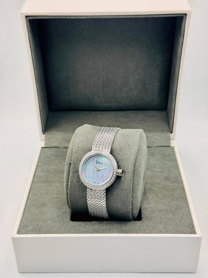 Dior ladies 
Master quality*🤩🤩
*Available 
170 dhs💓

Zain08
♥️♥️♥️