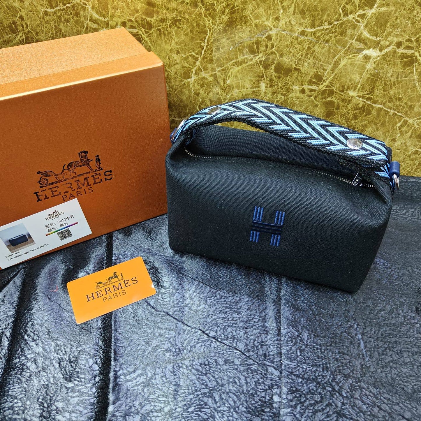 Hermes 
95 dhs🌺 

with box
🎁🎁🎁

Zain235
♥️♥️♥️