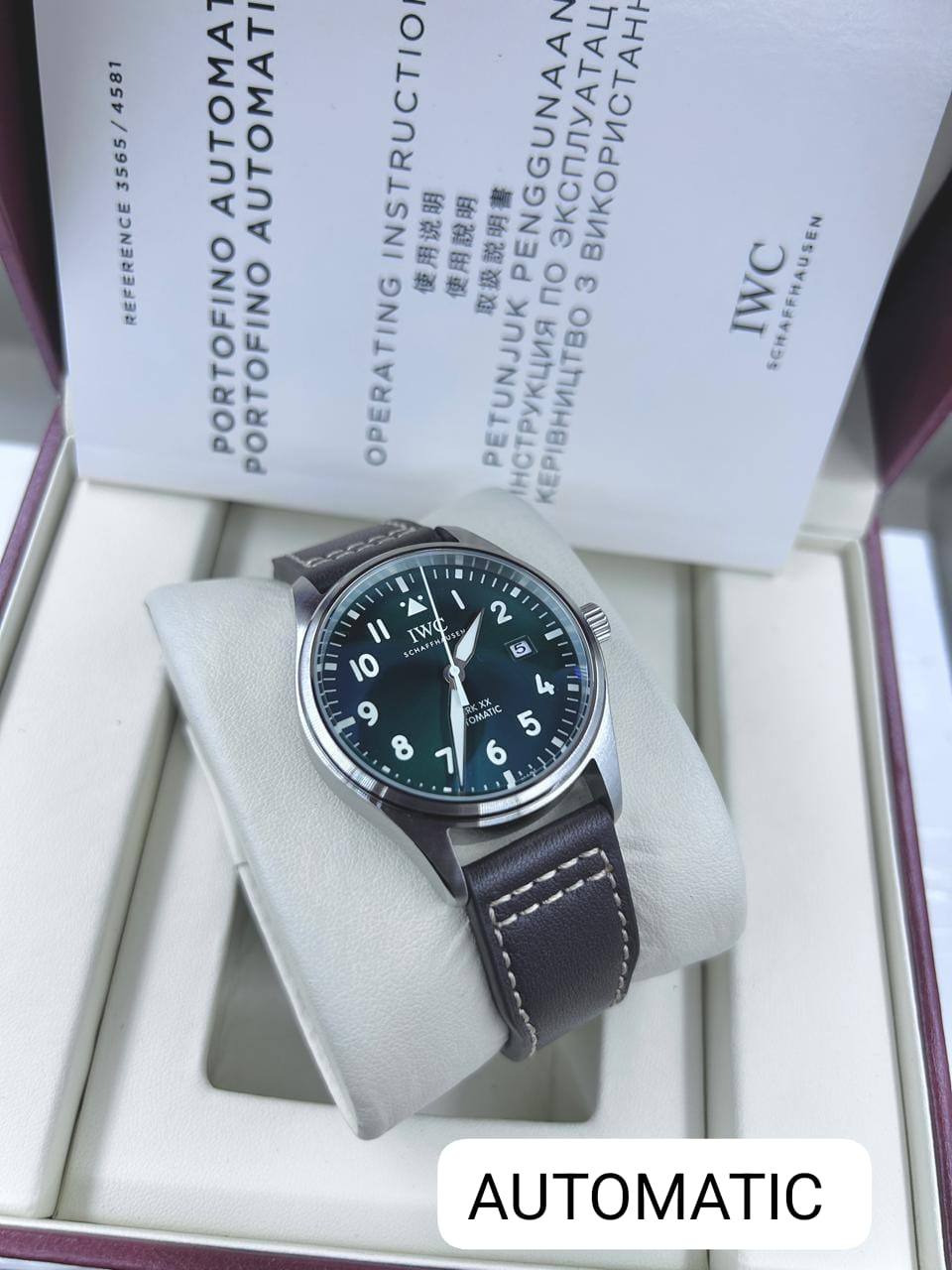 IWC WATCH MEN ⌚️
*AUTOMATIC*
450 dhs❣️
*Good quality*

Zain29
♥️♥️♥️