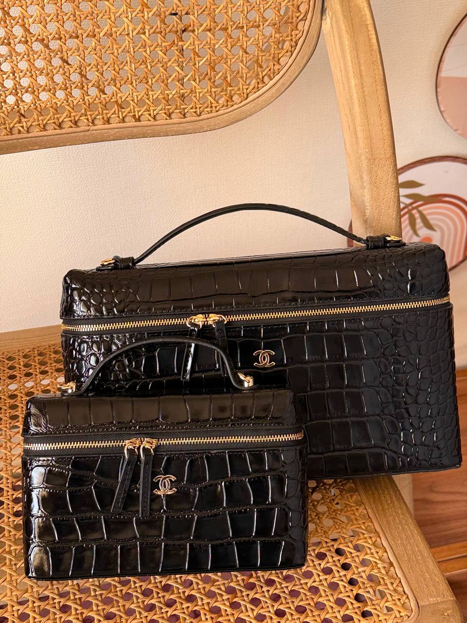 New Collection✨✨✨
CHANEL
19cm 340 dhs🇦🇪🇦🇪
29cm 360 dhs🇦🇪🇦🇪
*MASTER QUALITY*
With box🎁

Zain167
♥️♥️♥️
