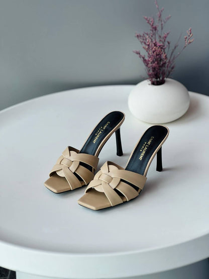 YSL
Size 36_41
Super high quality* 
450 dhs🪙🌨️

Zain176
♥️♥️♥️