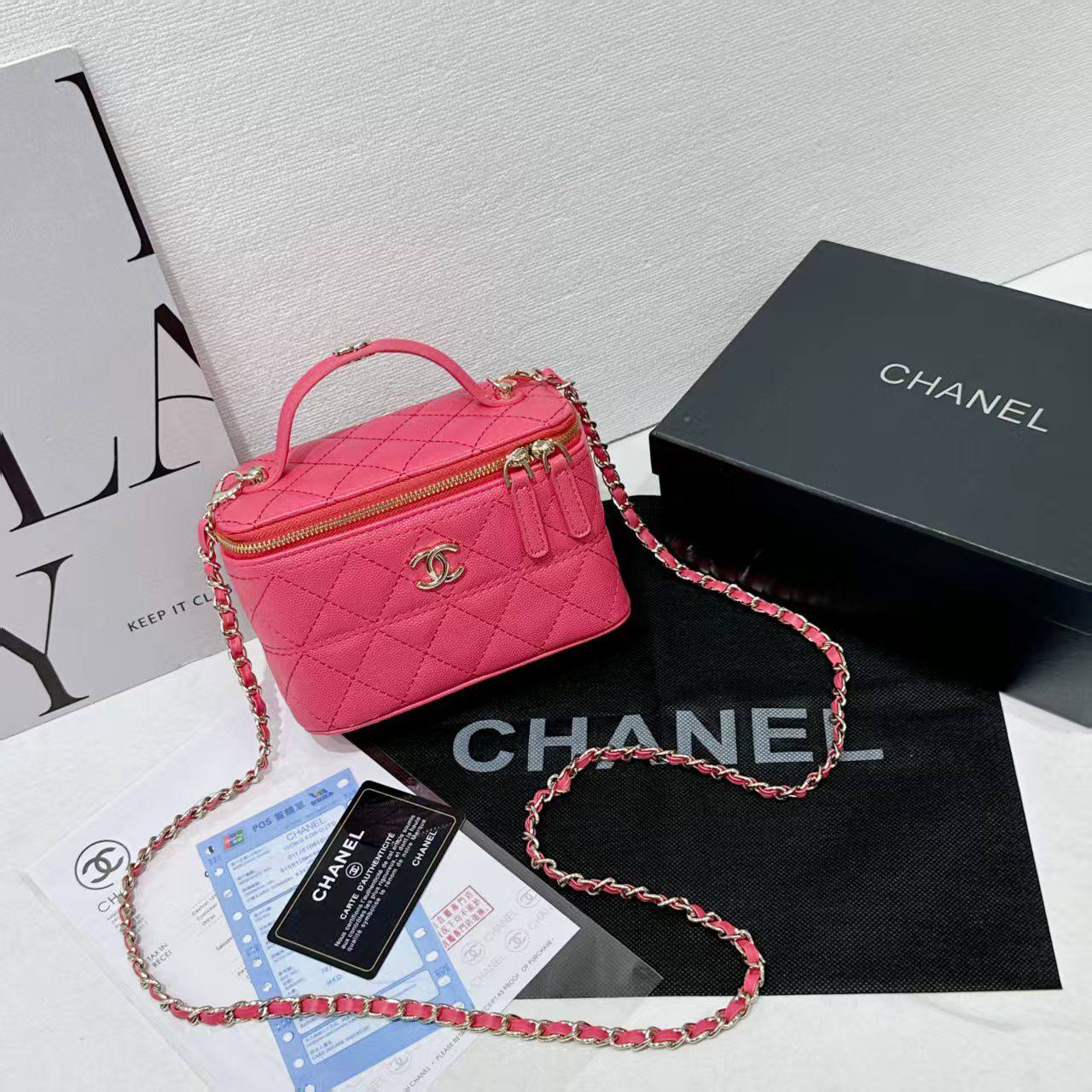 Chanel

withbox 
🎁🎁🎁

100 dhs❣️

Zain143
♥️♥️♥️