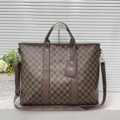 LV

size  47×34×16cm     
Briefcase computer bag 

110 dhs🇦🇪🇦🇪
Zain04
♥️♥️♥️