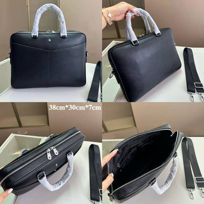 Montblanc Laptop bag 


 new came 

240  dhs 

Zain39

♥️♥️♥️