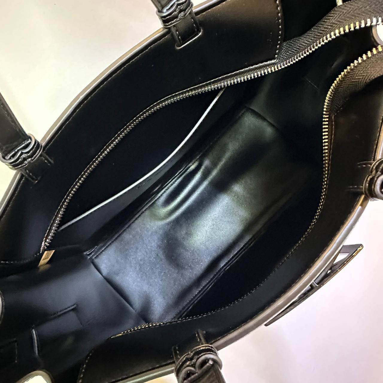 ARMANI 

COPY ONE 
NEW CAME  
140 dhs💓

Zain39
♥️♥️♥️