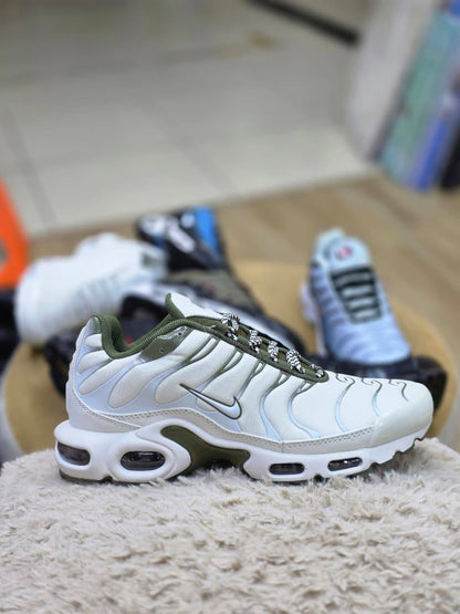 Nike

105 dhs🇦🇪🇦🇪🇦🇪

40 to 45

Zain26
♥️♥️♥️