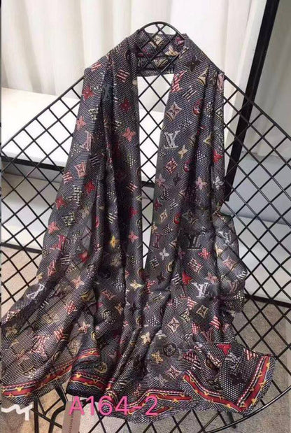 Silk scarf 
40 dhs🪙💕

Zain93
♥️♥️♥️