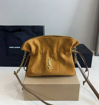 YSL
 SMALL SIZE 
WITH BOX 
90 dhs✅

Zain295
♥️♥️♥️