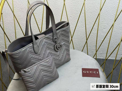 Gucci 💕💕
Master
30cm🥰 
270 dhs❣️

Zain228
♥️♥️♥️