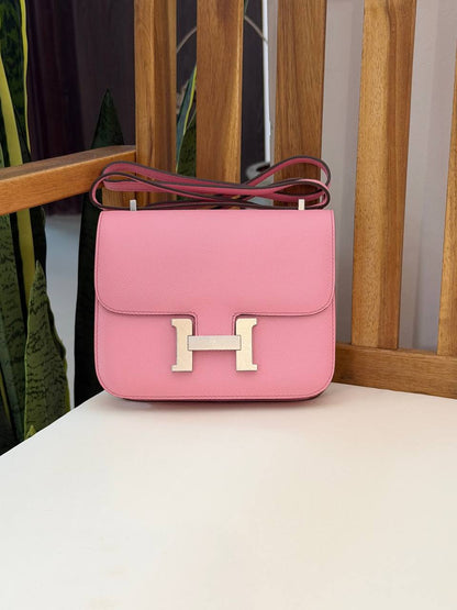 HERMES 
Super Master Quality ⚡️
With Mirror🪞
Original Packing 🎁
Size 18CM📏
For Price 👇 WhatsApp✅
0568585901 
0507557372
0552275751 Owner Zain 👌

Zain321
♥️♥️♥️