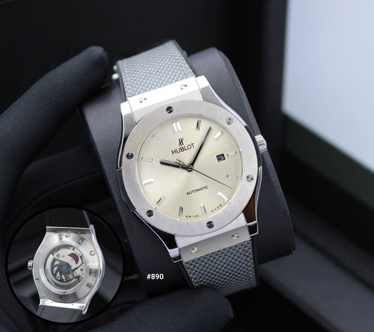 HUBLOT MEN AUTOMATIC 41MM

220 dhs💓

Zain58
♥️♥️♥️
